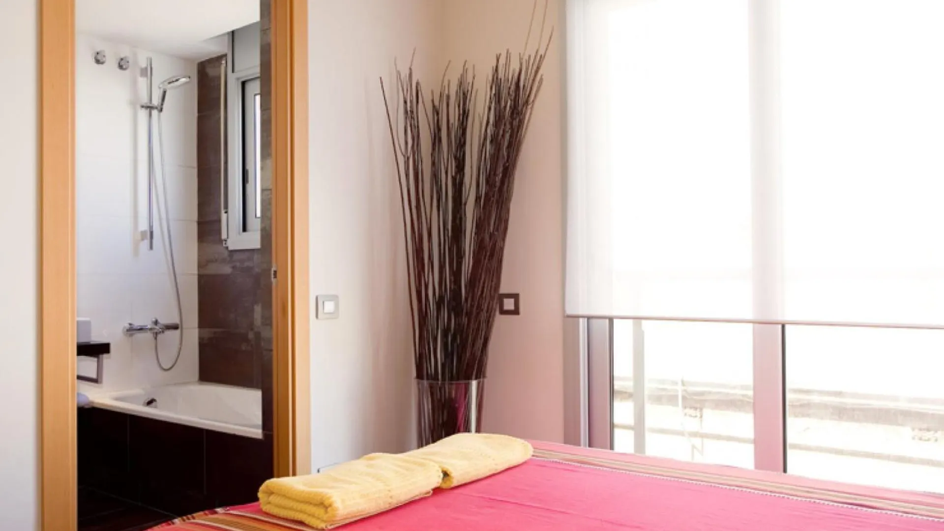 Mar Bella Beach Apartments Barcelona 0*,  Spanien